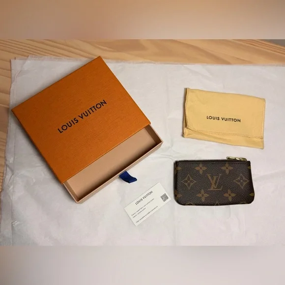 Louis Vuitton Monogram Key Pouch - Picture 16 of 16